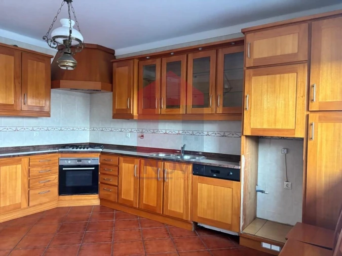 Moradia T4 para Venda em Lage Foto 4