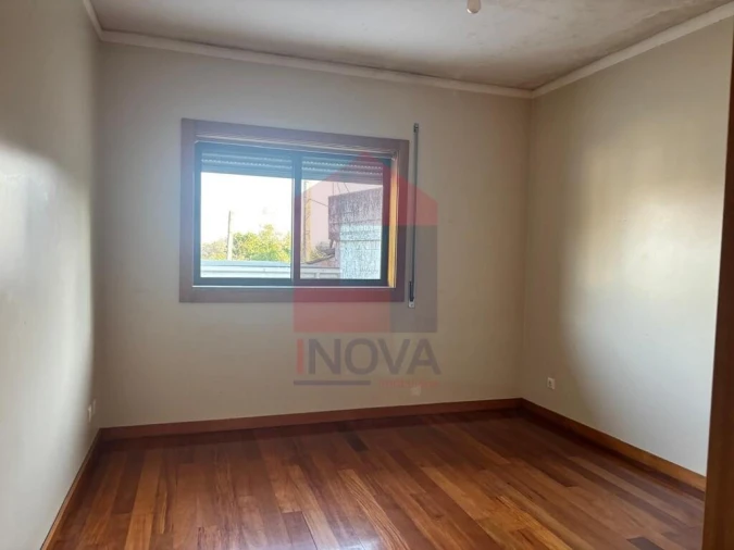 Moradia T4 para Venda em Lage Foto 25