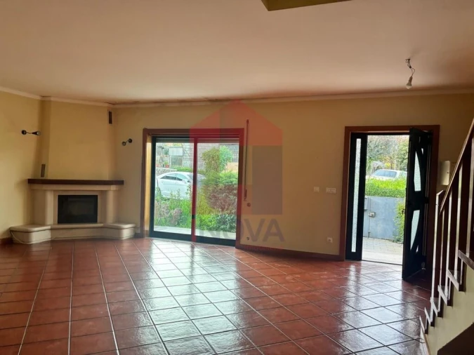 Moradia T4 para Venda em Lage Foto 10