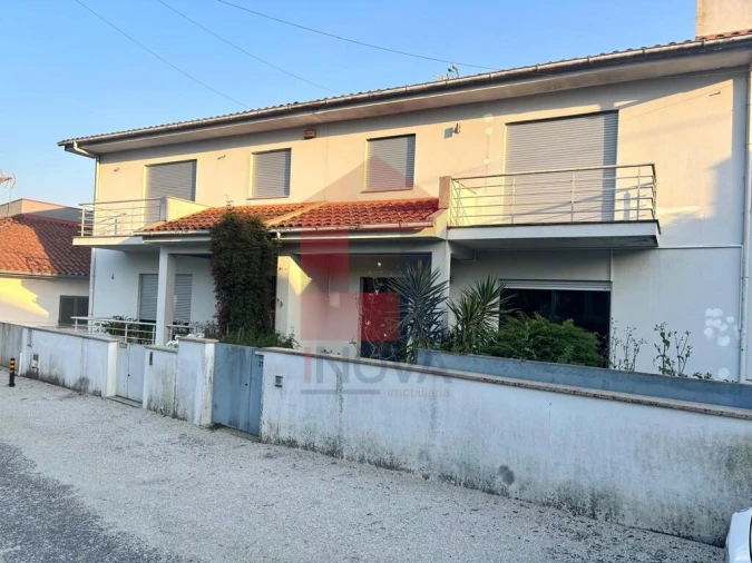 Moradia T4 para Venda em Lage Foto 33