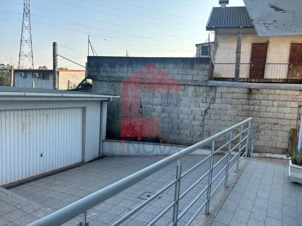 Moradia T4 para Venda em Lage Foto 5