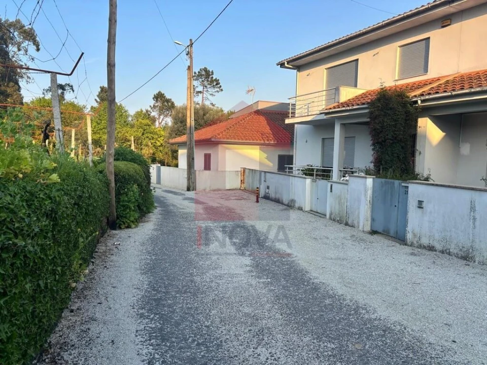 Moradia T4 para Venda em Lage Foto 34