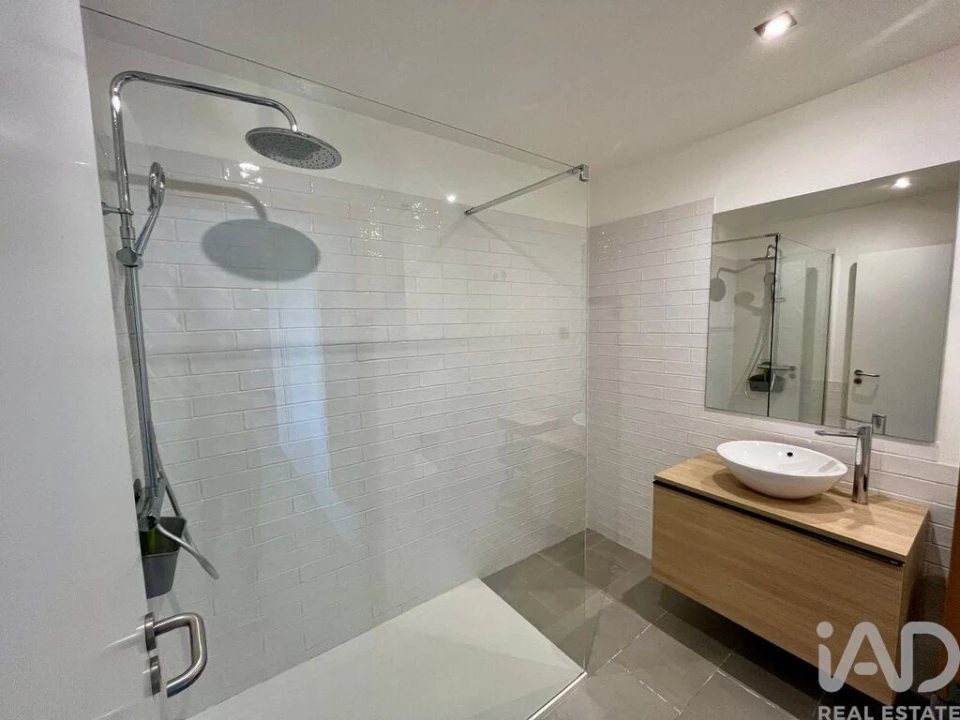 Apartamento T1 para Arrendamento em Quarteira Foto 17