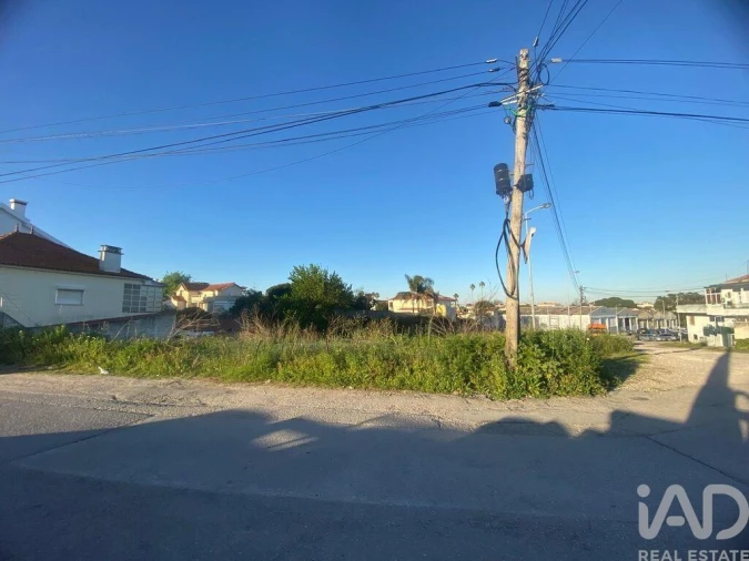 Terreno para Venda em Charneca de Caparica e Sobreda Foto 4