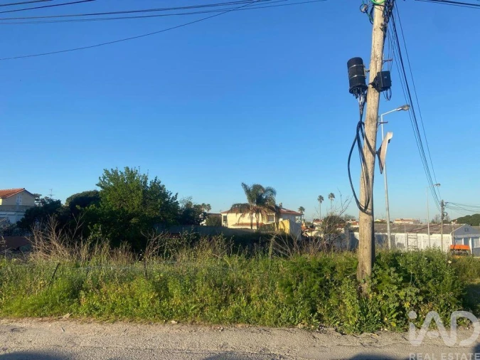 Terreno para Venda em Charneca de Caparica e Sobreda Foto 3