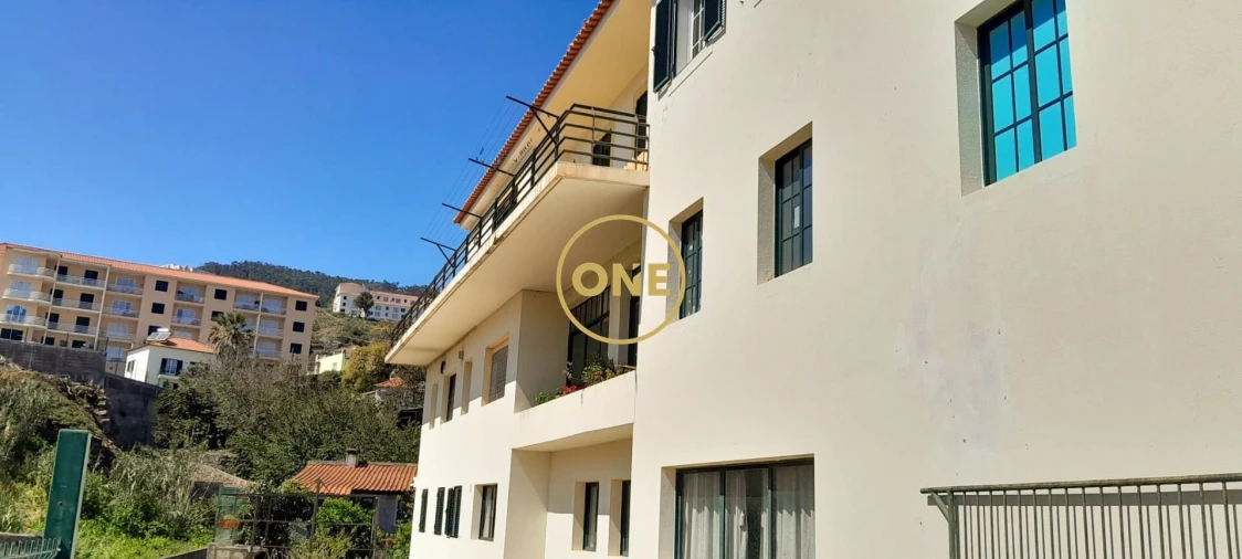 Prédio para Venda em Caniço Foto 14