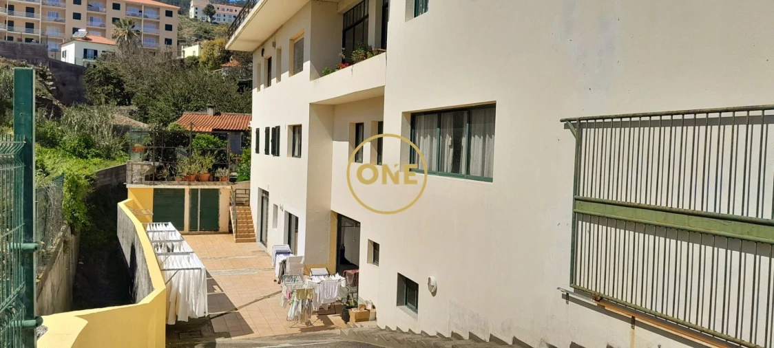 Prédio para Venda em Caniço Foto 15