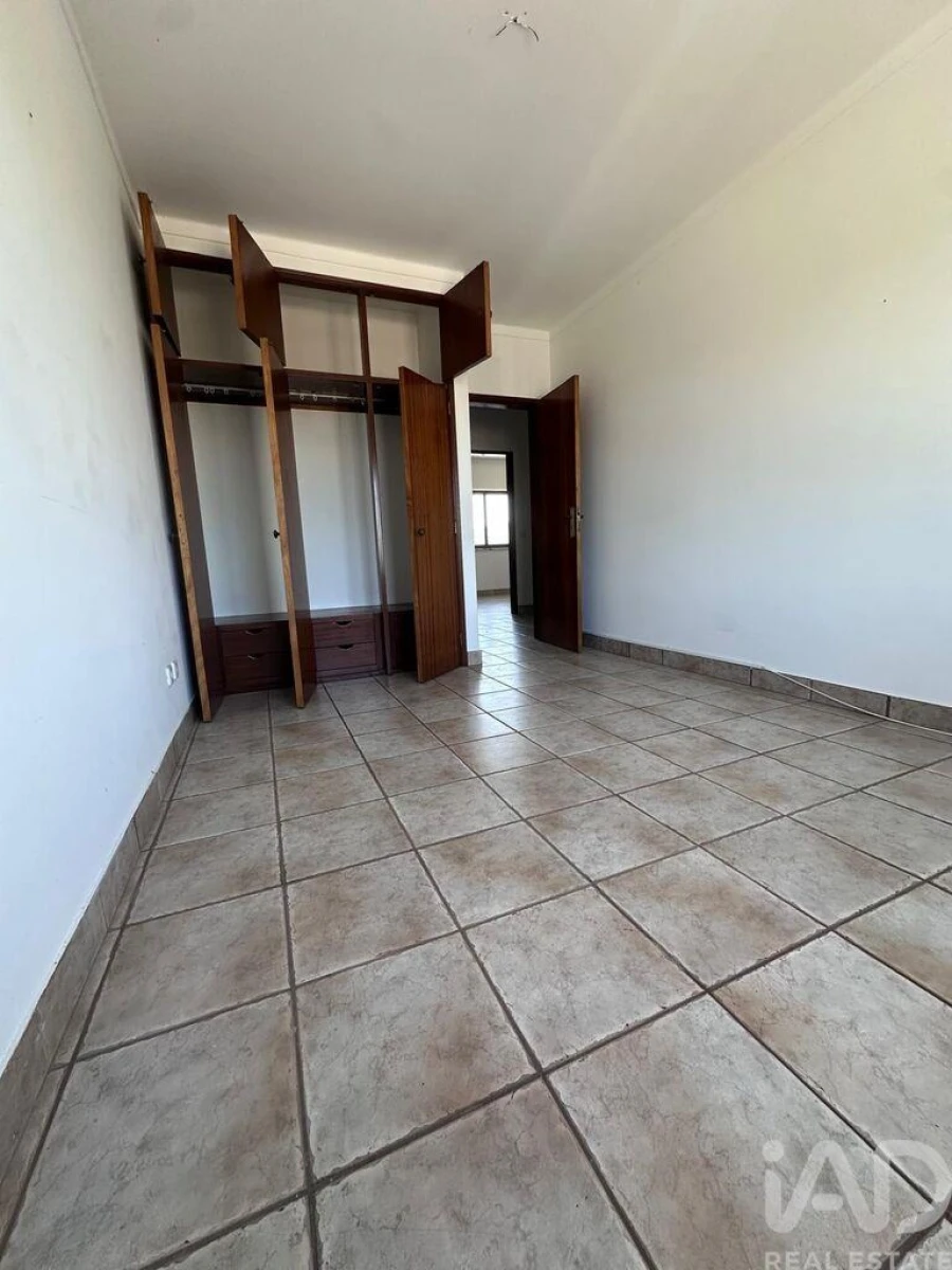 Moradia T3 para Arrendamento em Atouguia da Baleia Foto 12