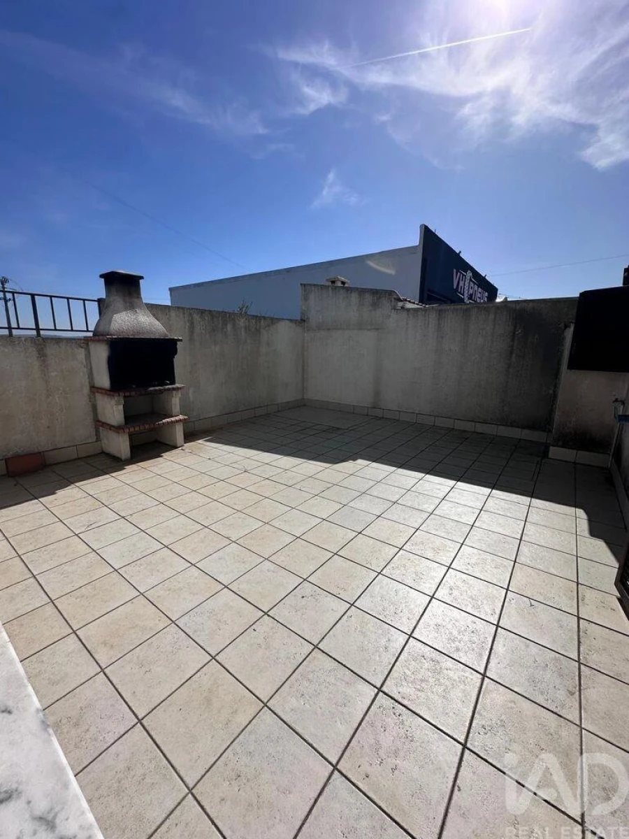 Moradia T3 para Arrendamento em Atouguia da Baleia Foto 9