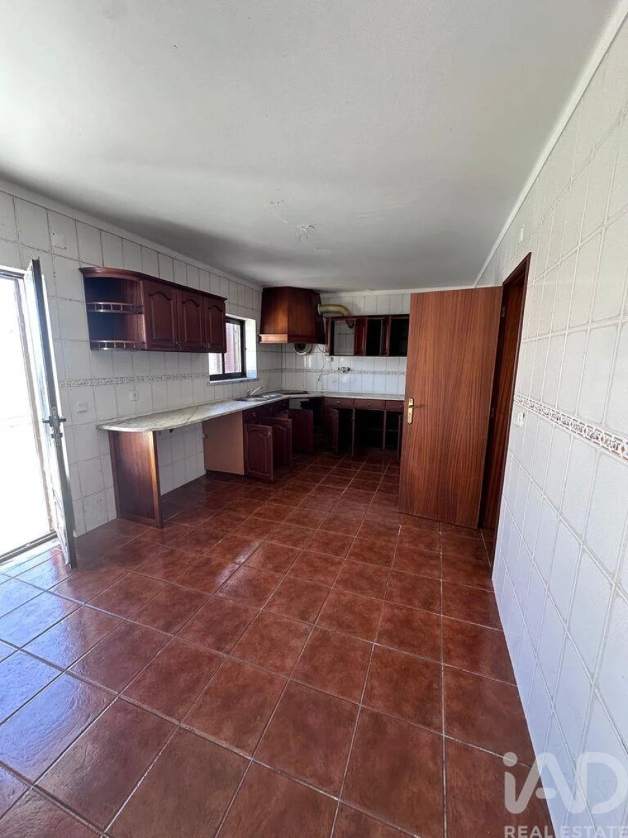 Moradia T3 para Arrendamento em Atouguia da Baleia Foto 6