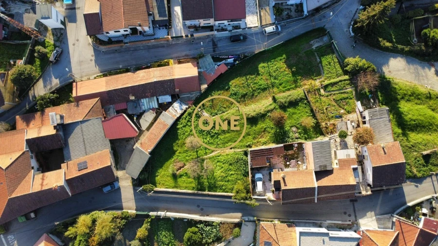 Terreno para Venda em Alfena Foto 1