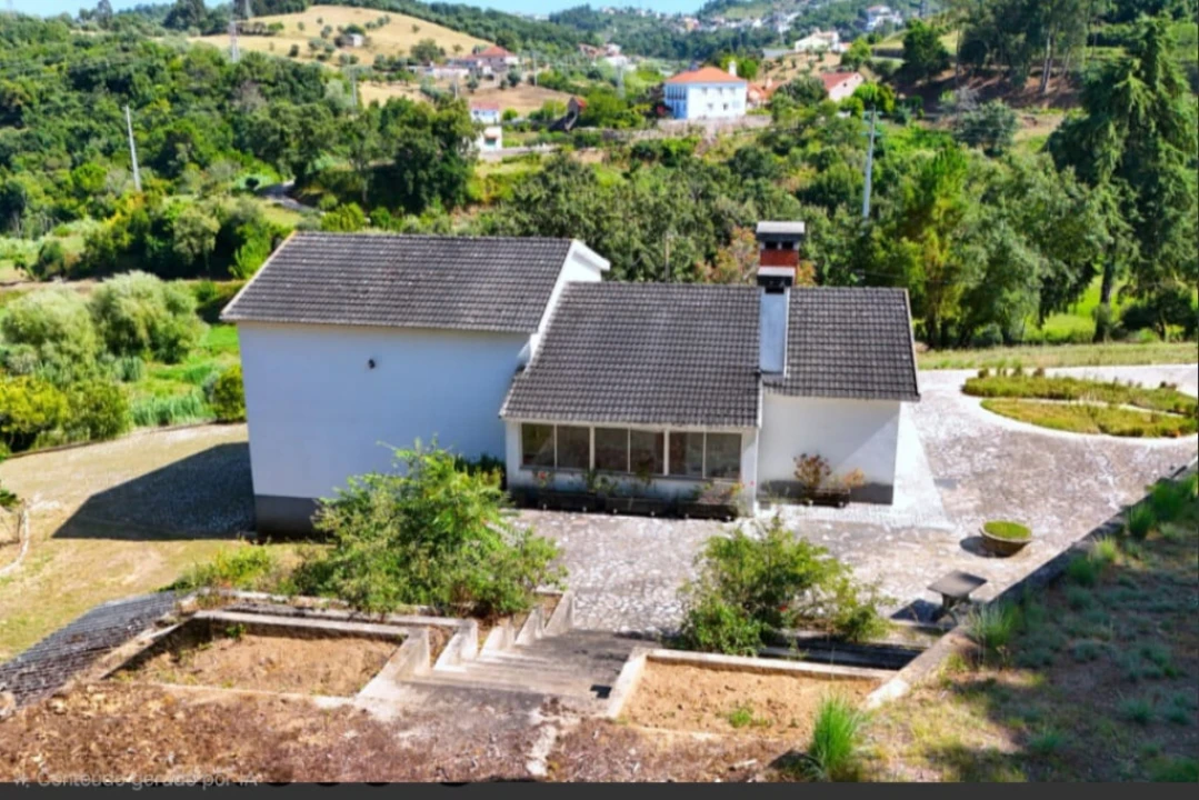 Quinta T4 para Venda em Eiras e São Paulo de Frades Foto 5