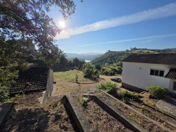 Quinta T4 para Venda em Eiras e São Paulo de Frades