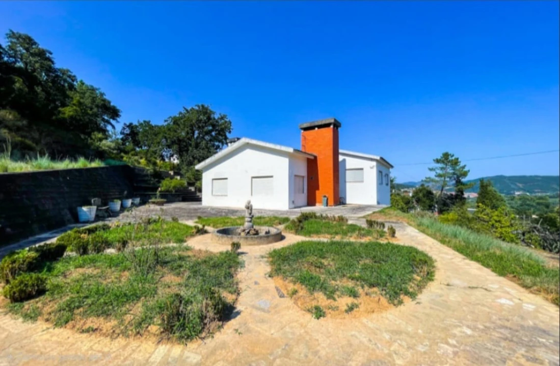 Quinta T4 para Venda em Eiras e São Paulo de Frades Foto 3