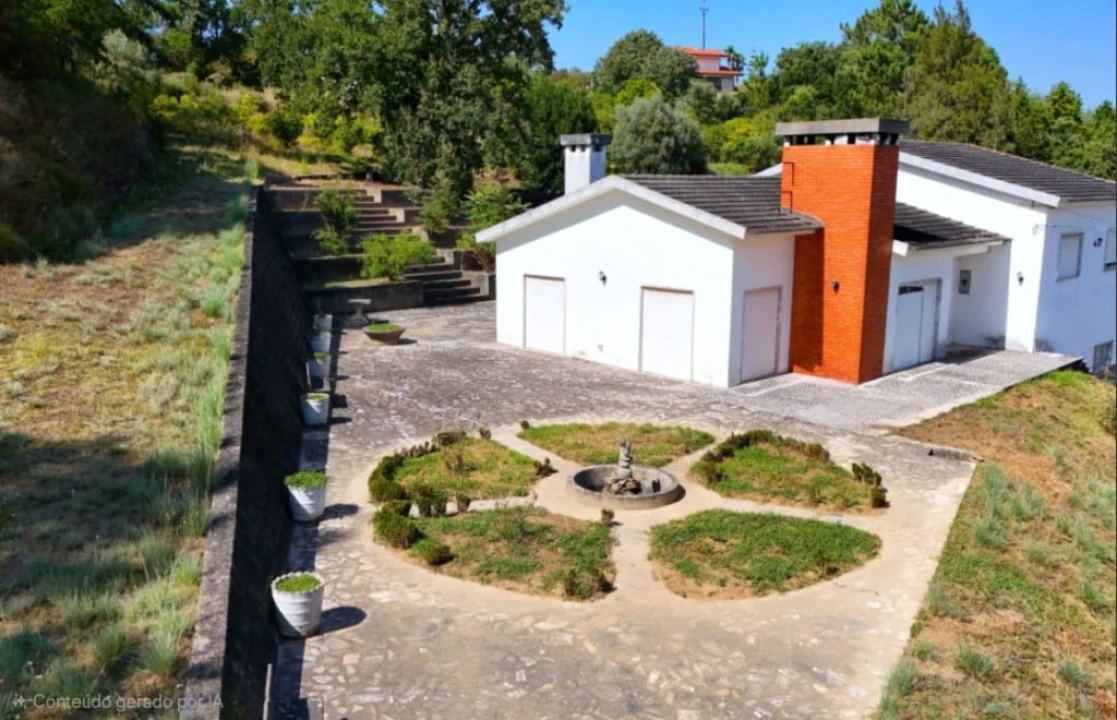Quinta T4 para Venda em Eiras e São Paulo de Frades Foto 1