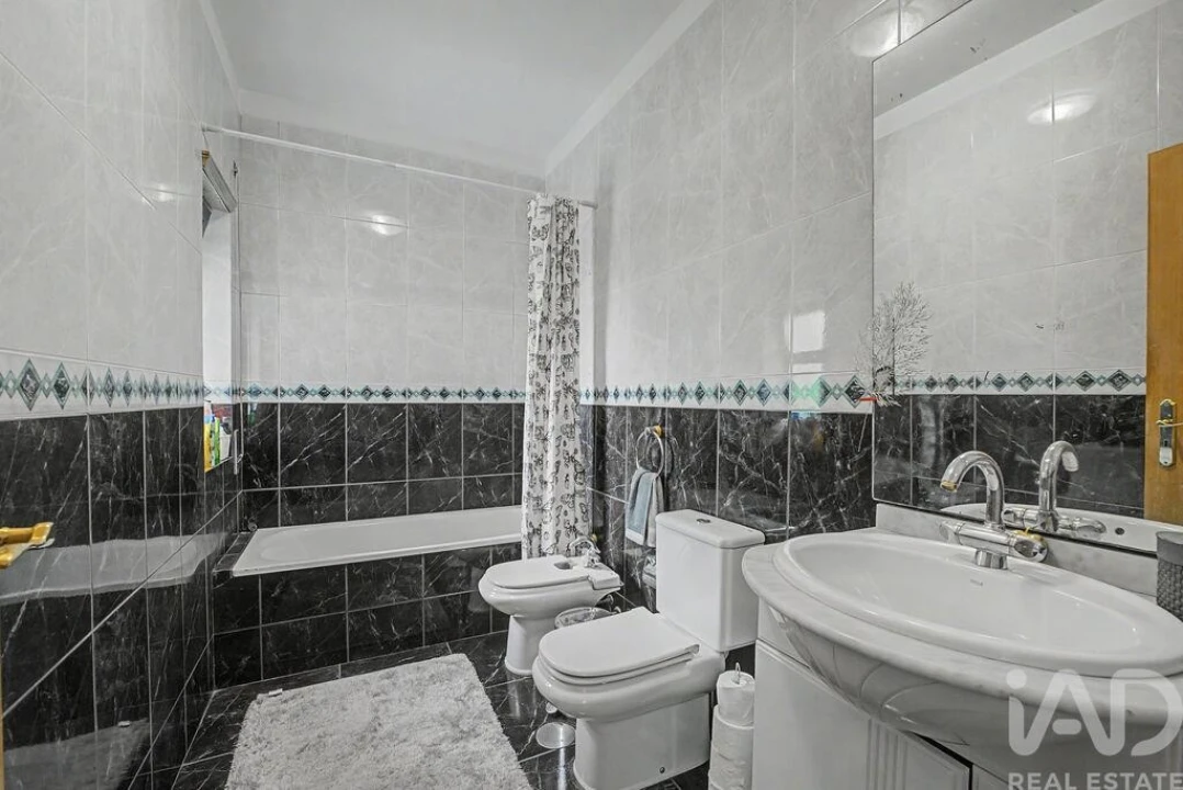 Apartamento T2 para Venda em Aguas Santas Foto 33