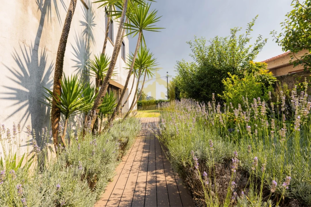 Moradia T5 para Venda em Lanhoso Foto 35