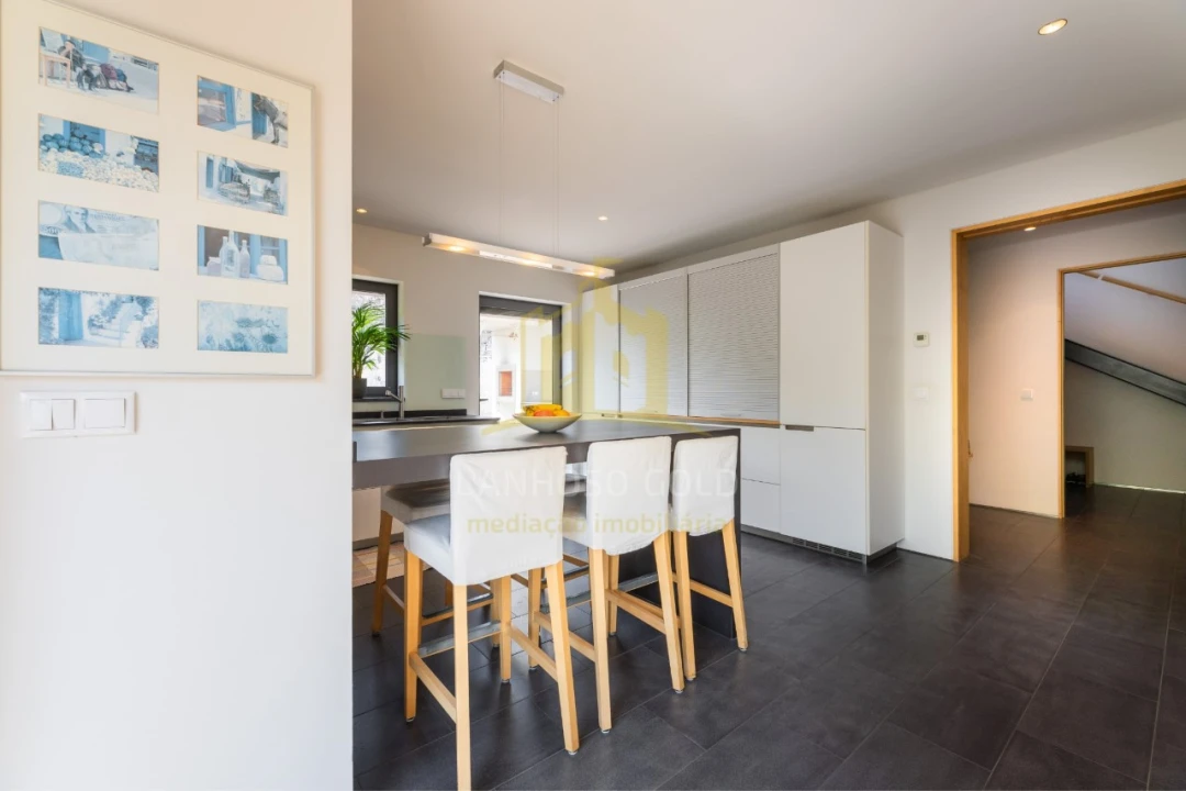 Moradia T5 para Venda em Lanhoso Foto 10