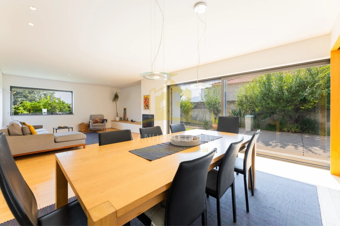 Moradia T5 para Venda em Lanhoso Foto 9