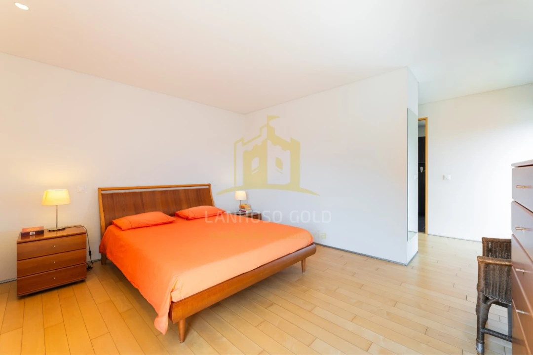 Moradia T5 para Venda em Lanhoso Foto 14