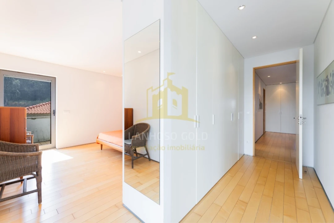 Moradia T5 para Venda em Lanhoso Foto 23