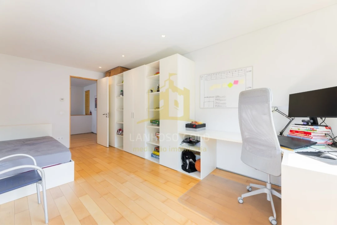 Moradia T5 para Venda em Lanhoso Foto 29