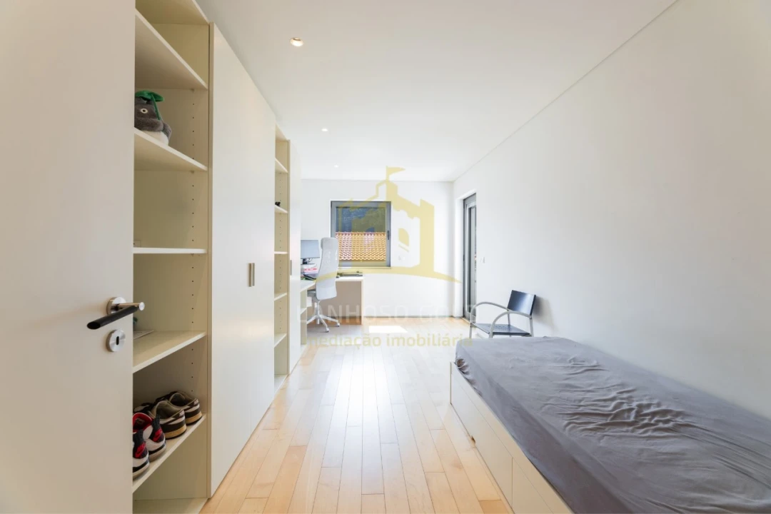 Moradia T5 para Venda em Lanhoso Foto 31