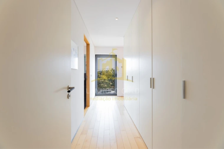 Moradia T5 para Venda em Lanhoso Foto 22