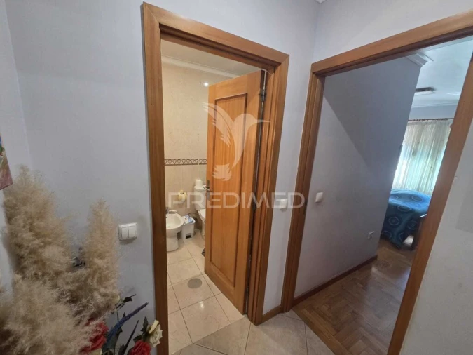 Apartamento T1 para Venda em Santa Maria de Lamas Foto 7