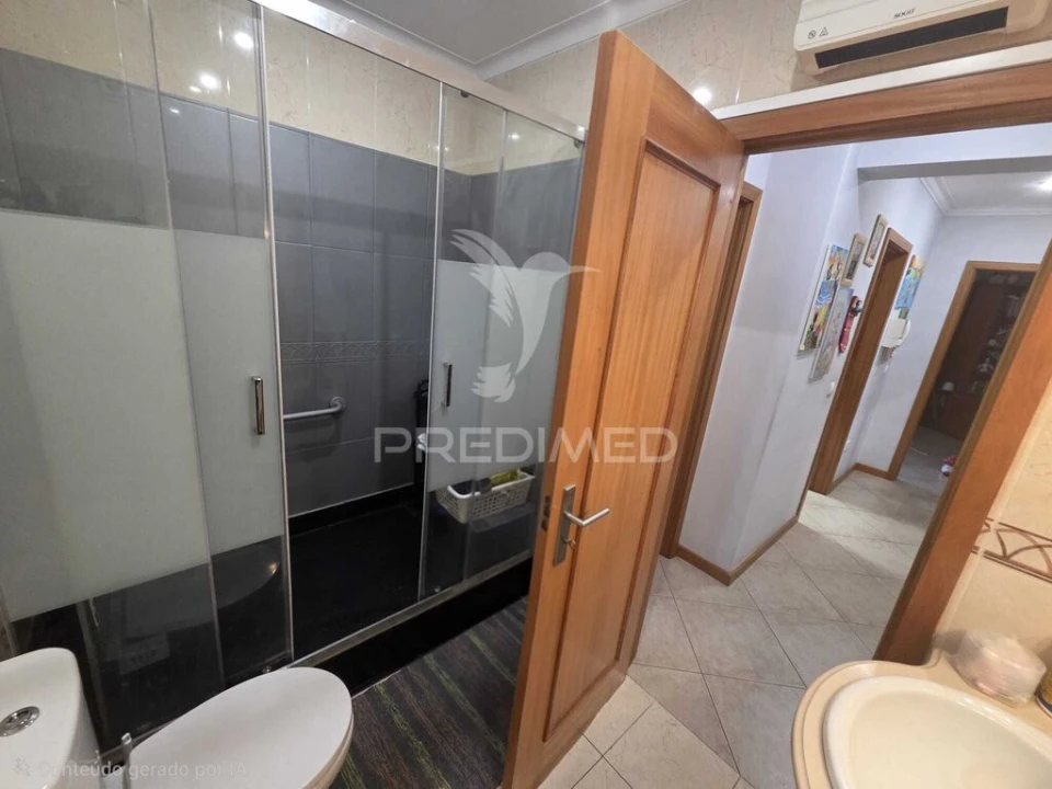 Apartamento T1 para Venda em Santa Maria de Lamas Foto 6