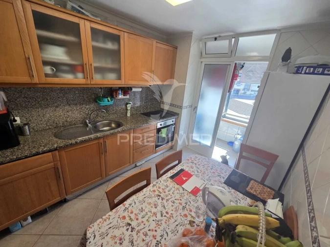 Apartamento T1 para Venda em Santa Maria de Lamas Foto 4