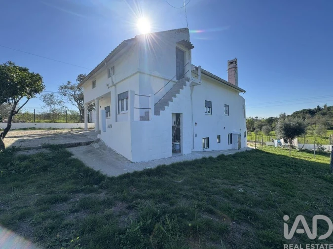 Moradia para Venda em Casais e Alviobeira Foto 4