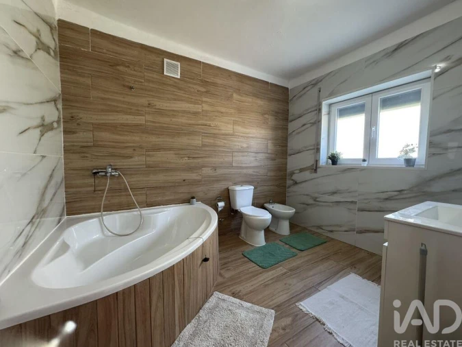 Moradia para Venda em Casais e Alviobeira Foto 9