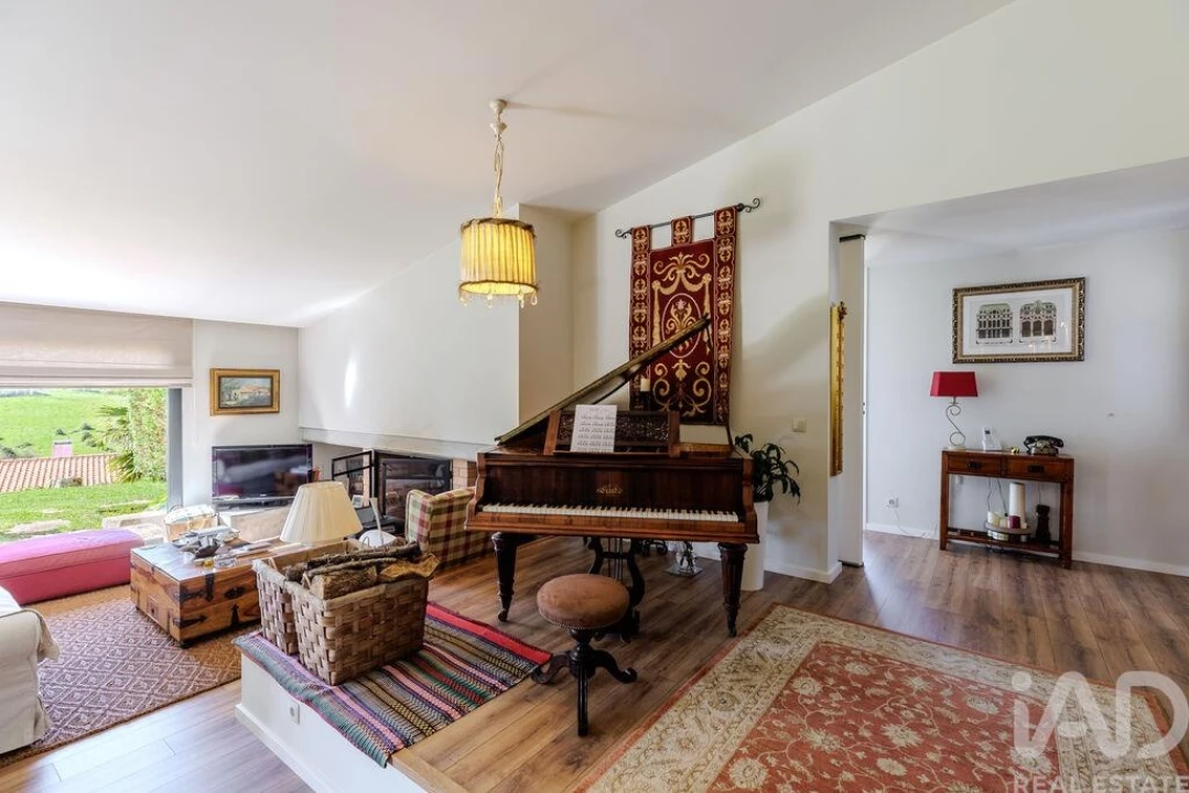 Moradia T3 para Venda em Carvoeira e Carmões Foto 3