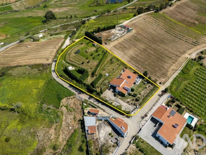 Moradia T3 para Venda em Carvoeira e Carmões Foto 5