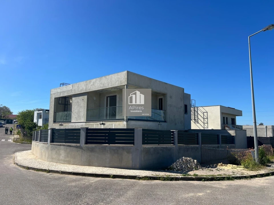 Moradia T4 para Venda em Caparica e Trafaria Foto 5