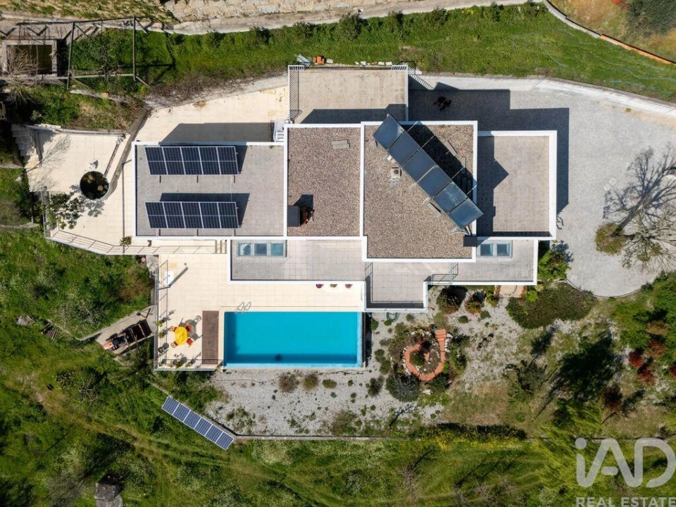 Moradia T4 para Venda em Santa Ovaia e Vila Pouca da Beira Foto 3