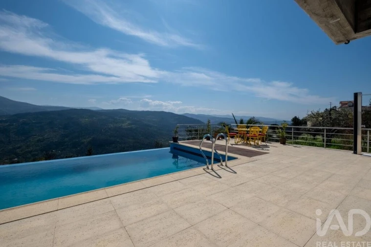 Moradia T4 para Venda em Santa Ovaia e Vila Pouca da Beira