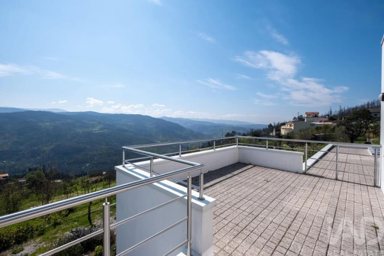 Moradia T4 para Venda em Santa Ovaia e Vila Pouca da Beira Foto 33