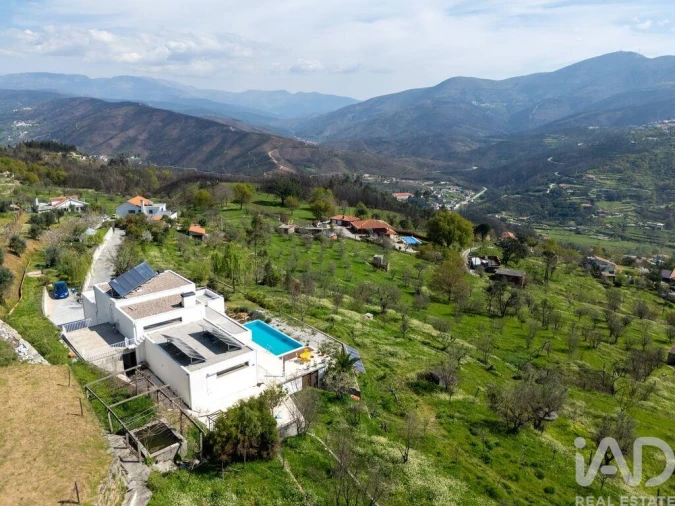 Moradia T4 para Venda em Santa Ovaia e Vila Pouca da Beira Foto 4