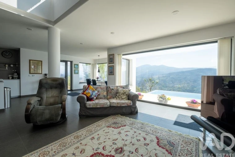 Moradia T4 para Venda em Santa Ovaia e Vila Pouca da Beira Foto 7