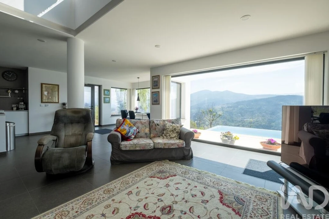 Moradia T4 para Venda em Santa Ovaia e Vila Pouca da Beira Foto 7