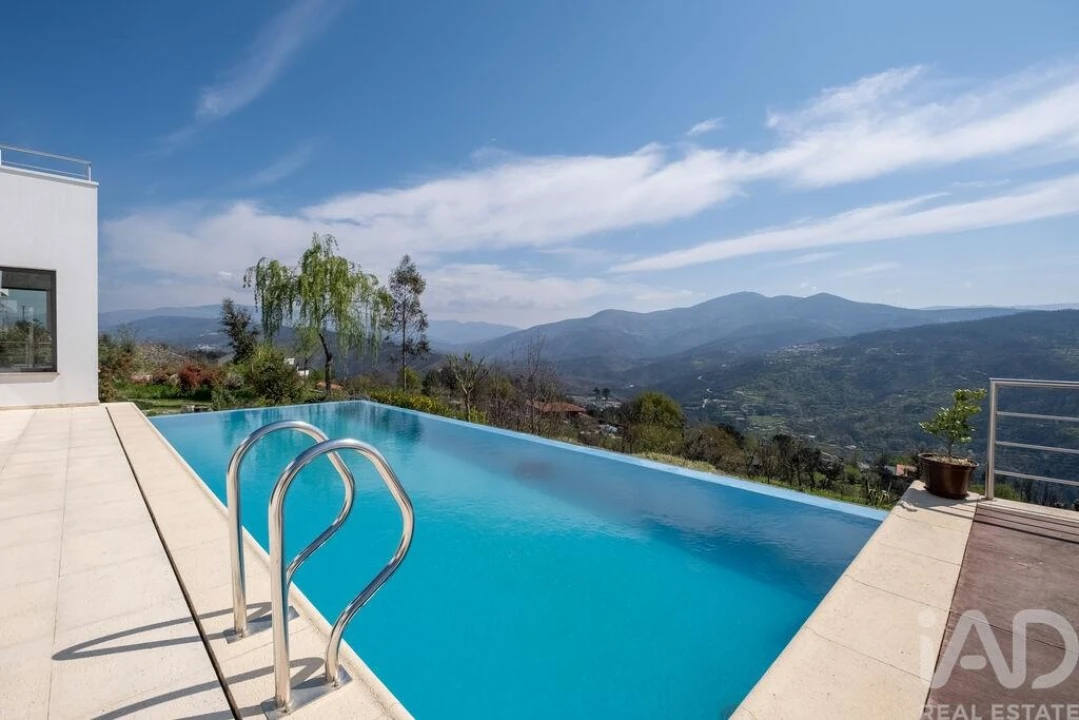 Moradia T4 para Venda em Santa Ovaia e Vila Pouca da Beira Foto 32