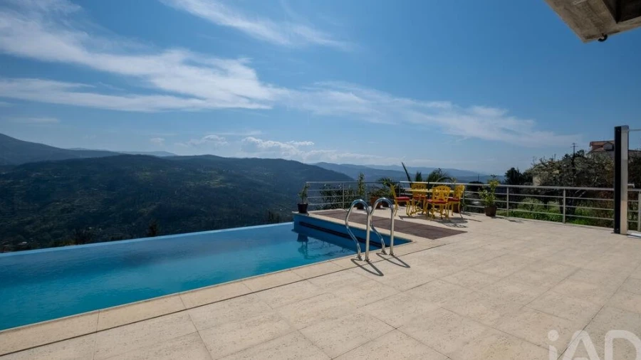 Moradia T4 para Venda em Santa Ovaia e Vila Pouca da Beira