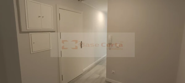 Apartamento T2 para Venda em Oeiras e São Julião da Barra, Paço de Arcos e Caxias