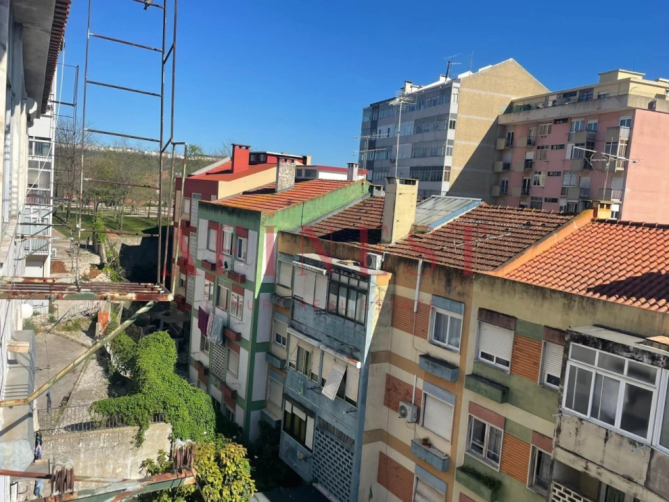 Apartamento T2 para Venda em Odivelas Foto 6