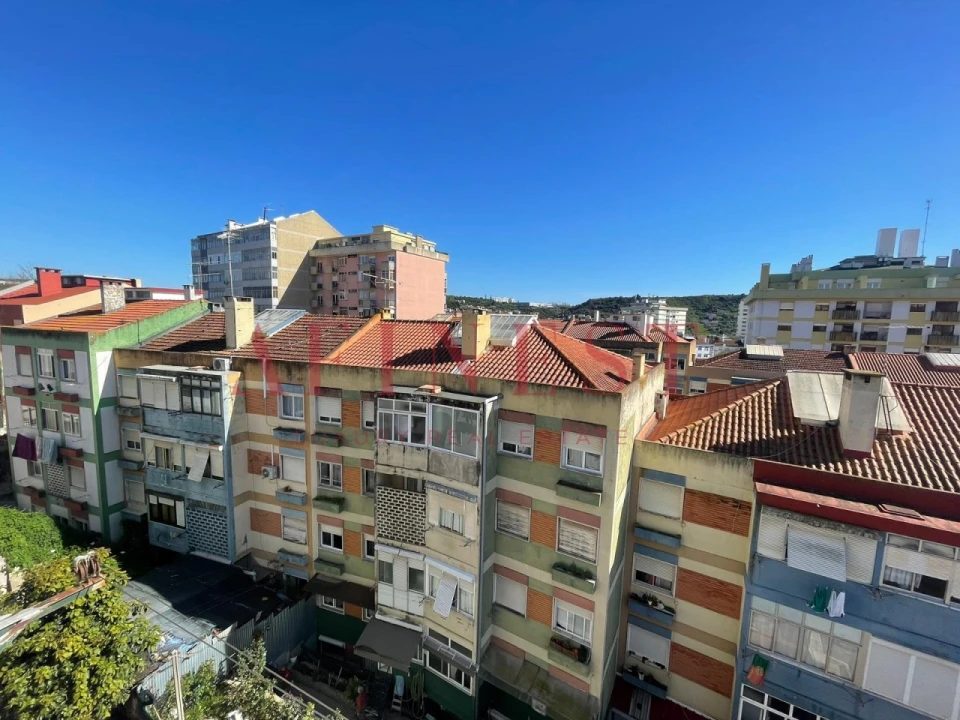 Apartamento T2 para Venda em Odivelas Foto 17