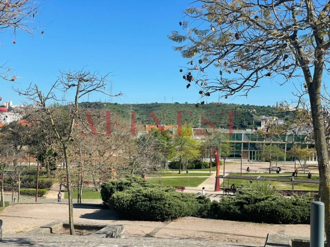 Apartamento T2 para Venda em Odivelas Foto 1