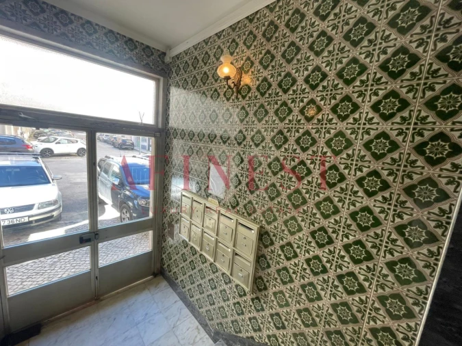 Apartamento T2 para Venda em Odivelas Foto 2