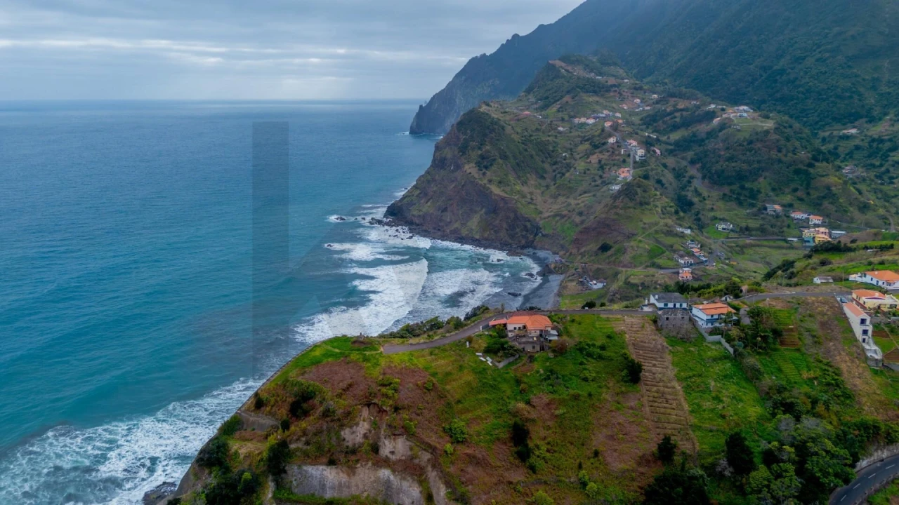 Terreno para Venda em Porto da Cruz Foto 8